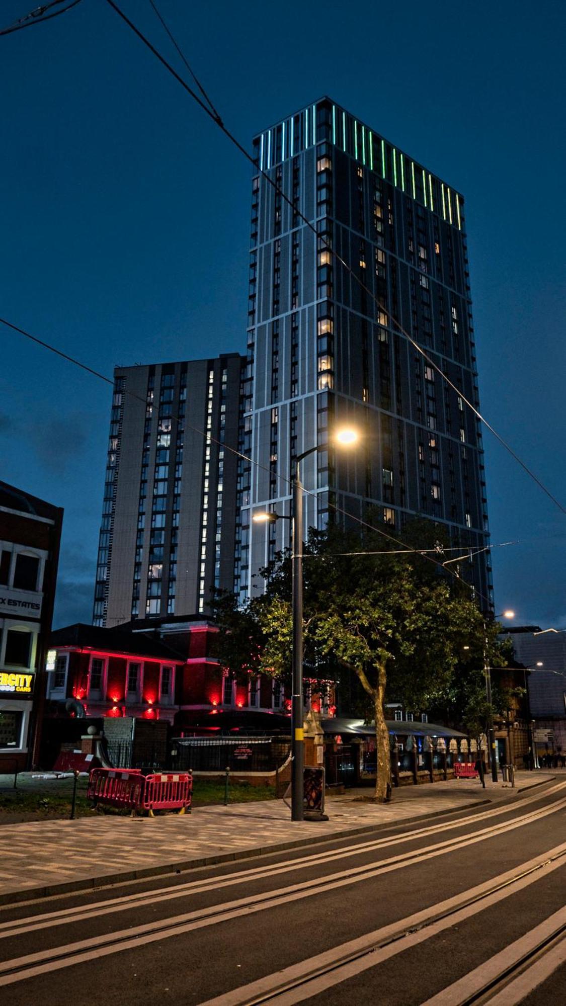 Last-Minute Specials L Book It Now L Sleeps Up To 4 L 2 Bed 2 Bath - Gym - Prime Birmingham Location L Jvt Short Lets 외부 사진