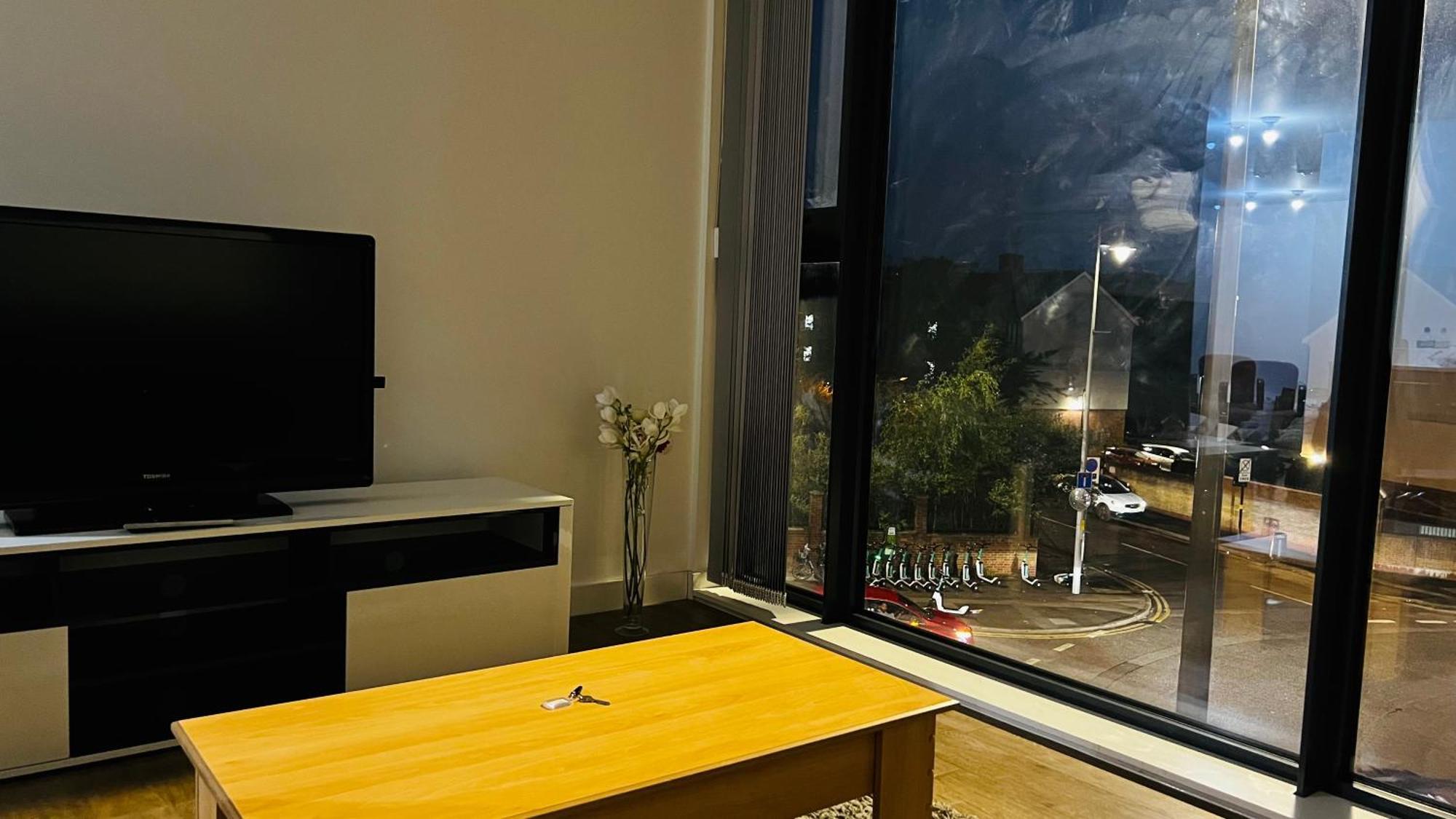 Last-Minute Specials L Book It Now L Sleeps Up To 4 L 2 Bed 2 Bath - Gym - Prime Birmingham Location L Jvt Short Lets 외부 사진